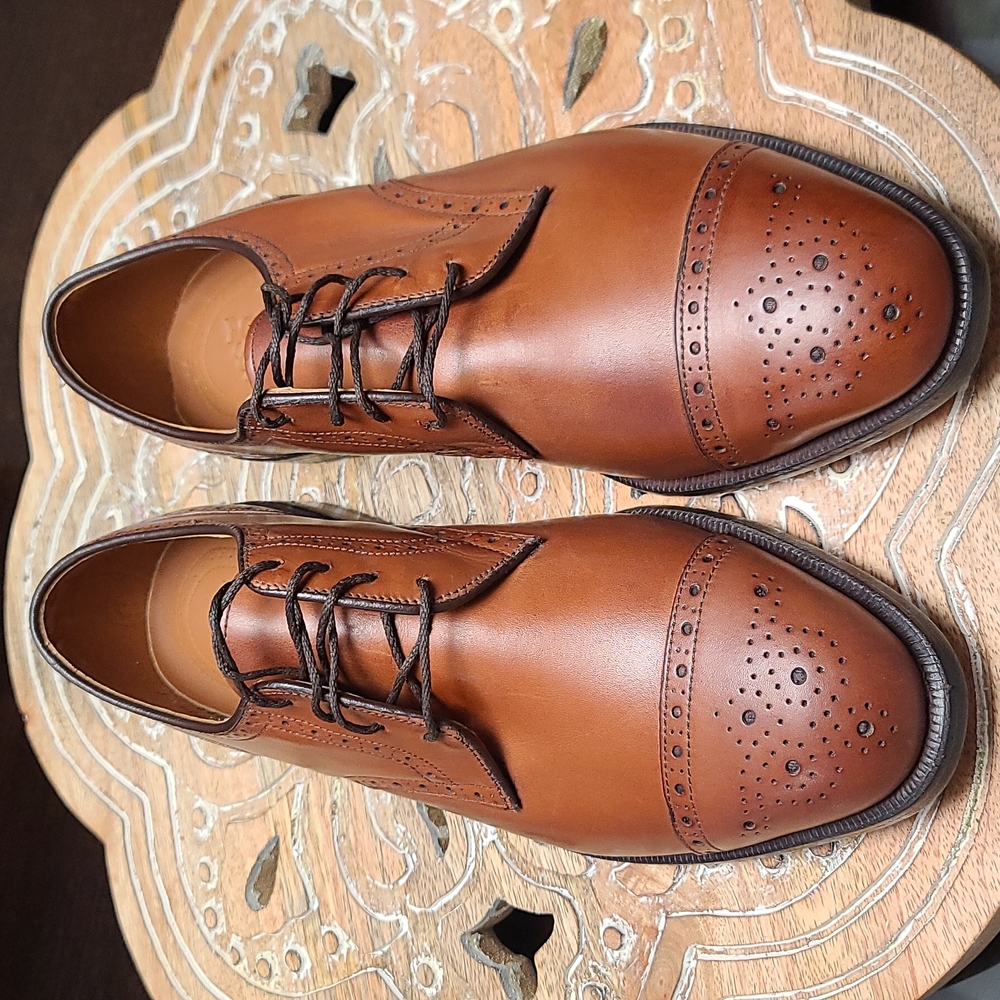 FootJoy Classics leather grain dress shoe